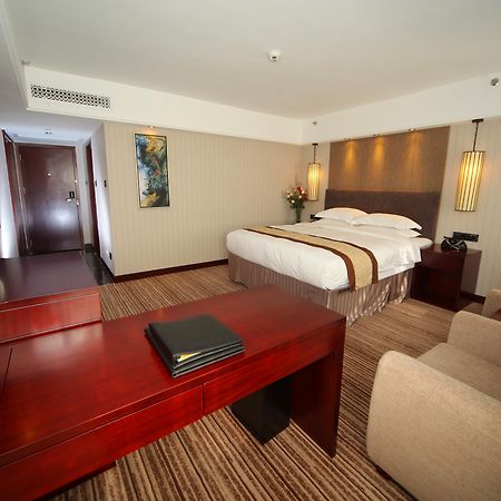 Hotel Beverly Plaza Macau Exterior foto